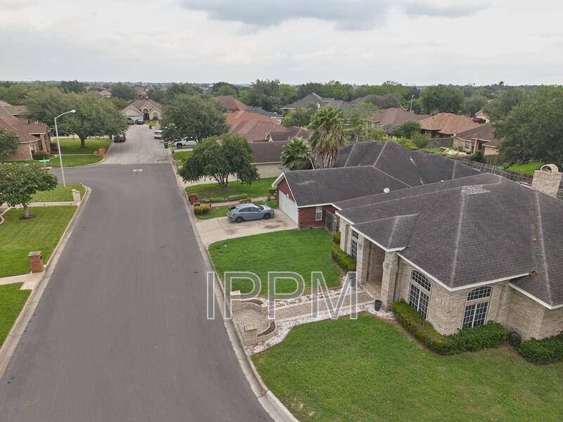1309 Summerfield Ln - Photo 3 of 41