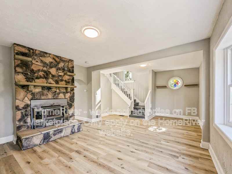 542 Broadway Ext - Photo 7 of 24