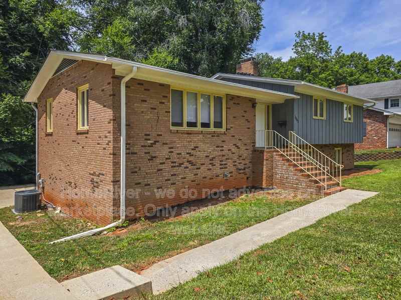 3002 Club Dr - Photo 2 of 25