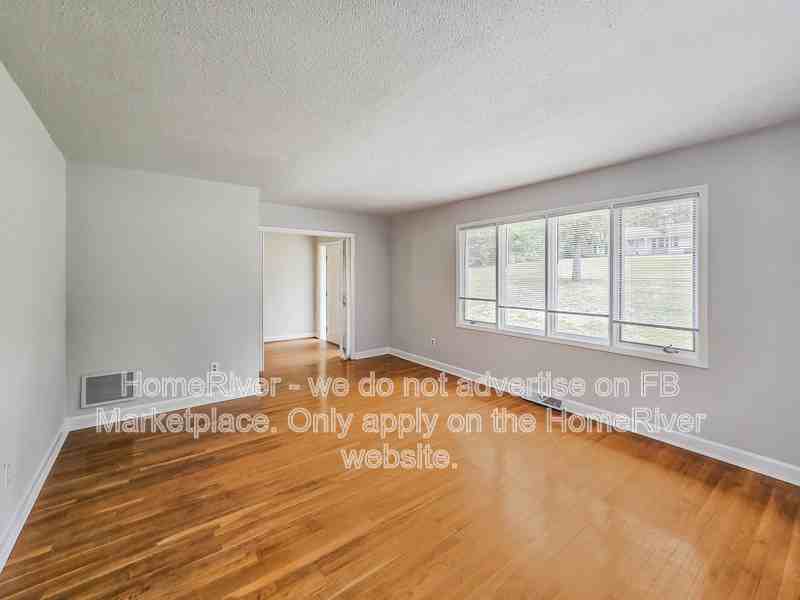 3002 Club Dr - Photo 6 of 25