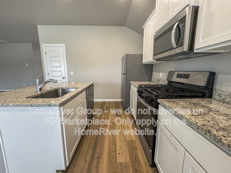 2516 Rosewood Ln - Photo 5 of 25