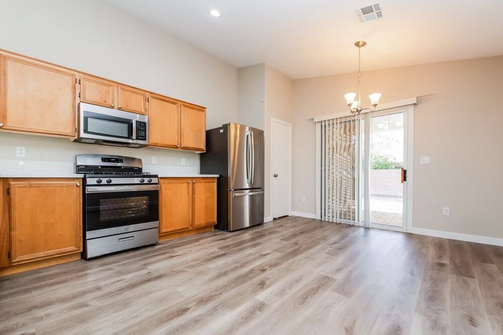 4929 Whispering Spring Ave - Photo 6 of 19