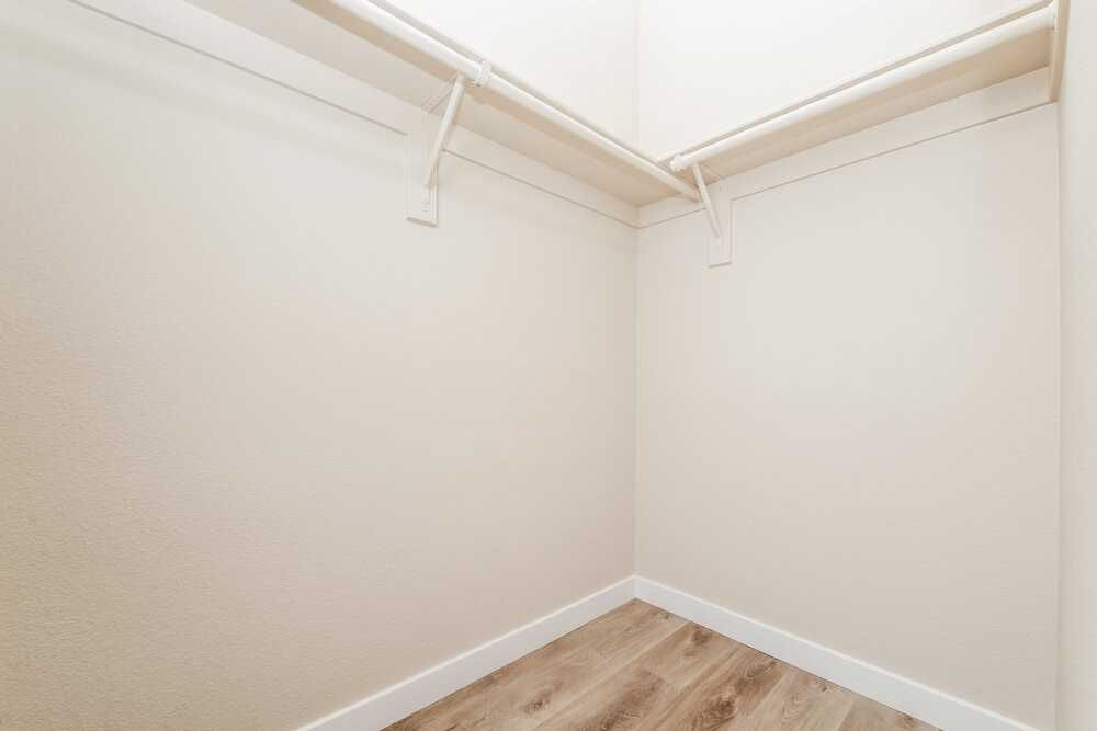 4929 Whispering Spring Ave - Photo 7 of 19