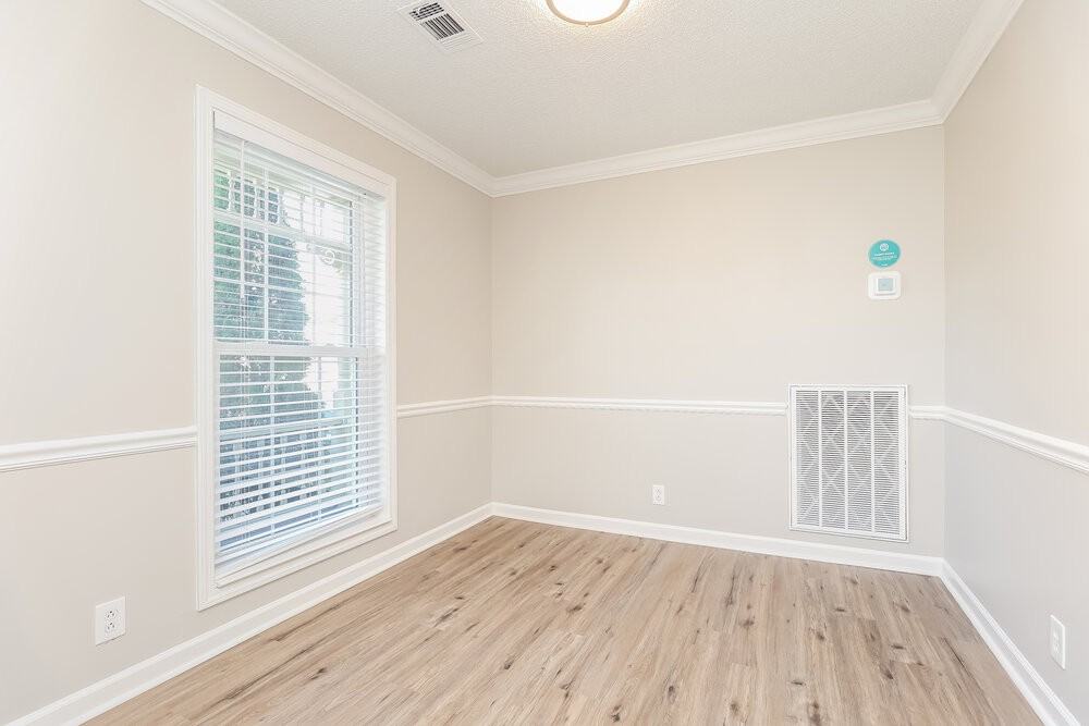 111 Dorchester Ct - Photo 6 of 17