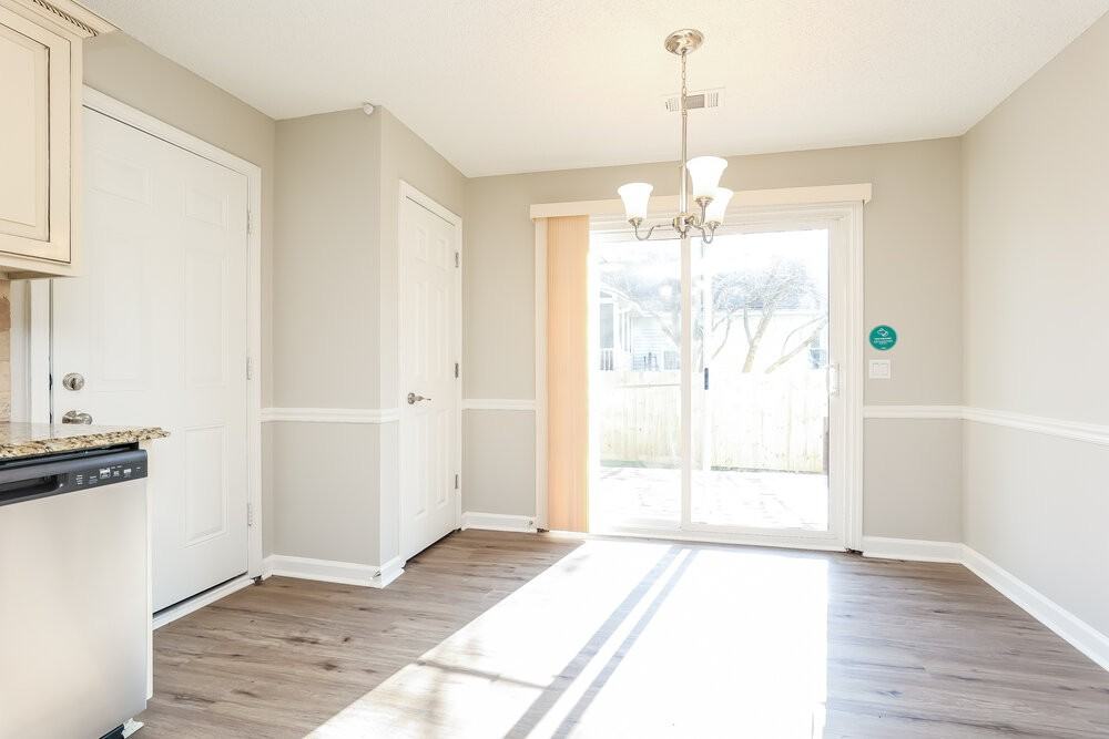 111 Dorchester Ct - Photo 7 of 17