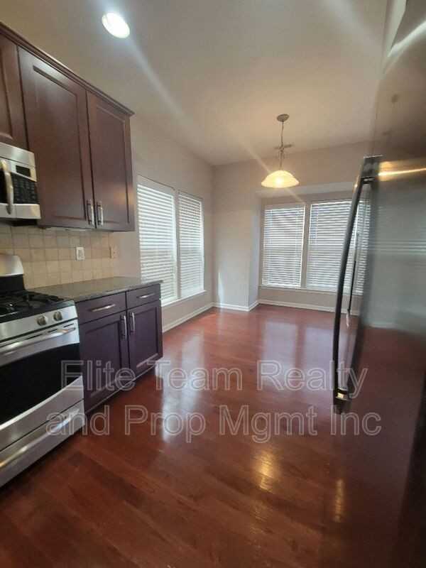 2339 Whitford Ln - Photo 5 of 24