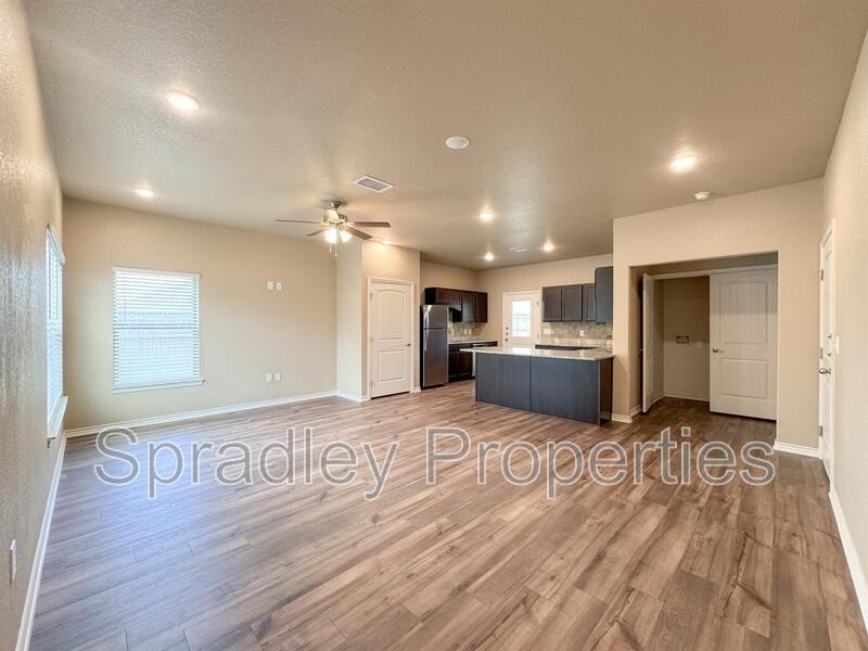 1037 Hibiscus Unit A - Photo 2 of 17