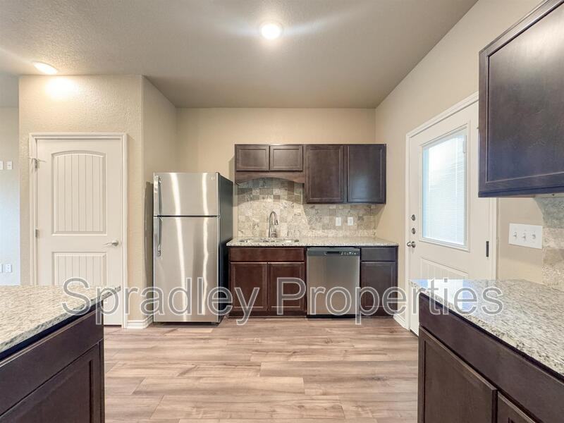 1037 Hibiscus Unit A - Photo 6 of 17