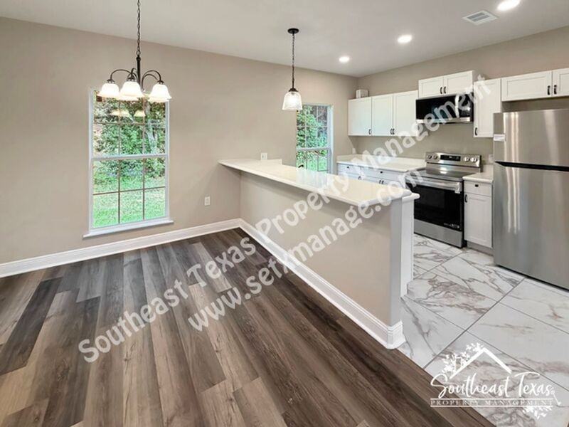 1809 15th St - Photo 3 of 10