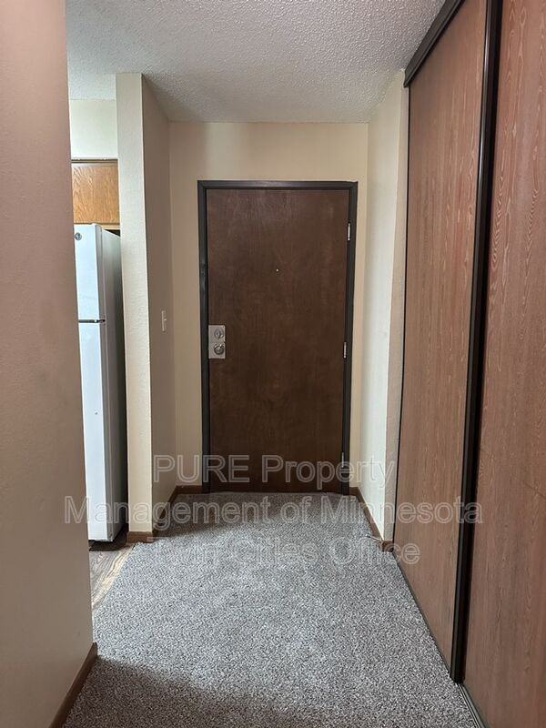 221 Grand Ave W #204 - Photo 7 of 13