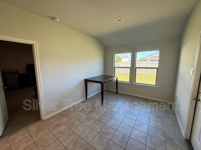 265 Olympia Marble Dr - Photo 5 of 11