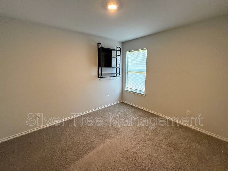 265 Olympia Marble Dr - Photo 7 of 11
