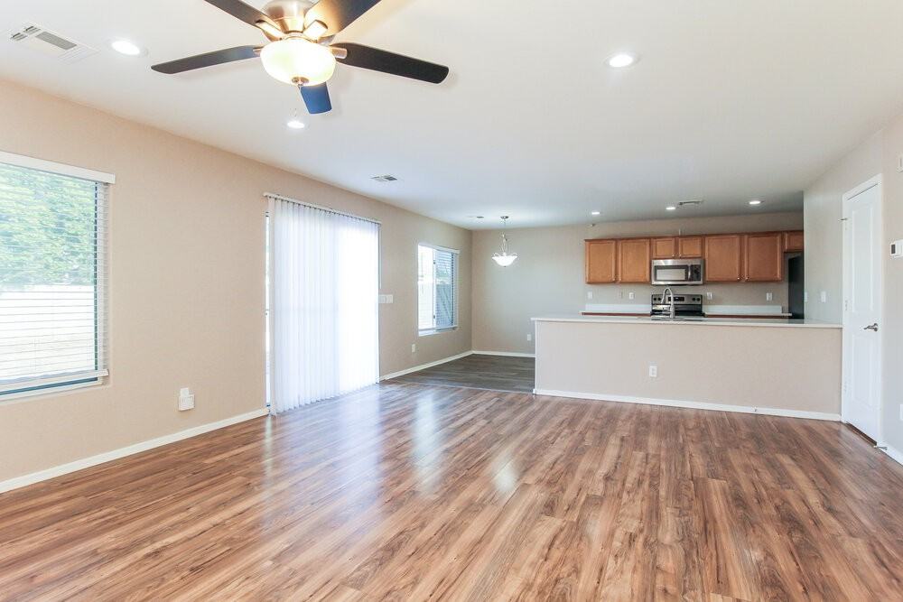 5804 S 10th Dr - Photo 4 of 17