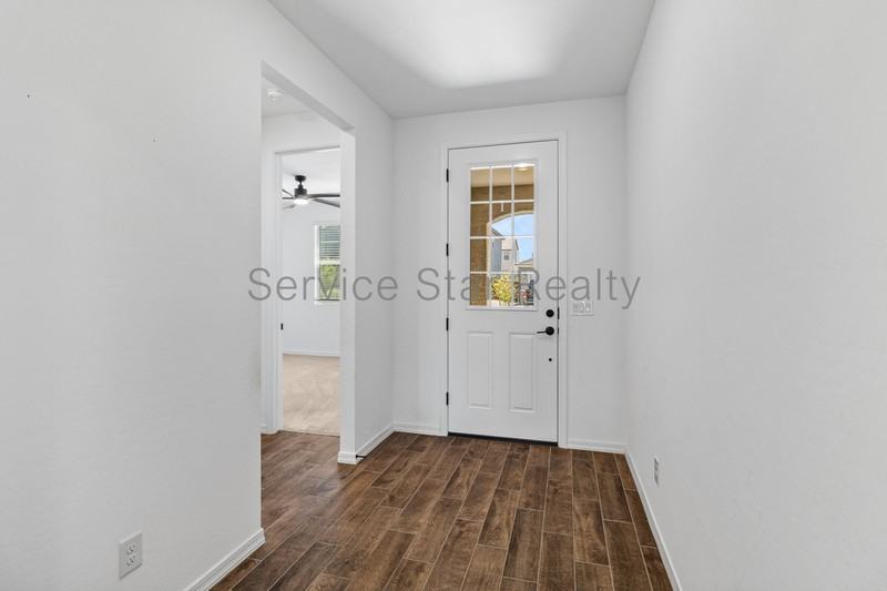 4144 W Eli Dr - Photo 4 of 24
