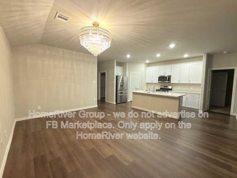 2385 Aspen Hill Dr - Photo 2 of 21