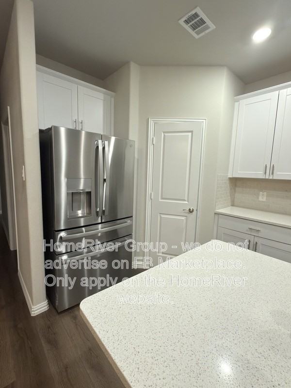 2385 Aspen Hill Dr - Photo 4 of 21