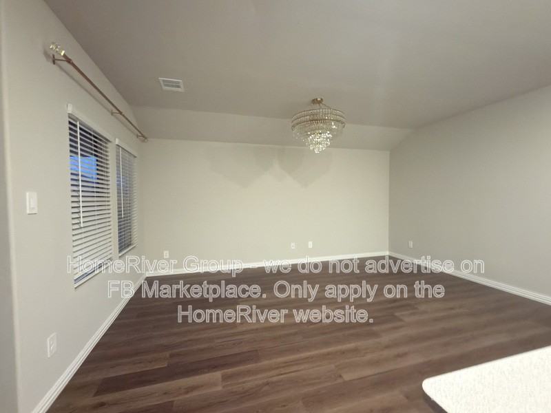 2385 Aspen Hill Dr - Photo 5 of 21