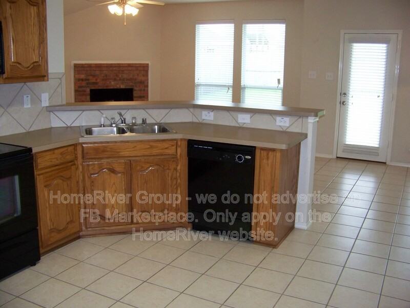 2215 Overton Dr - Photo 3 of 13