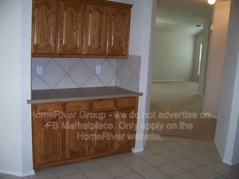 2215 Overton Dr - Photo 4 of 13