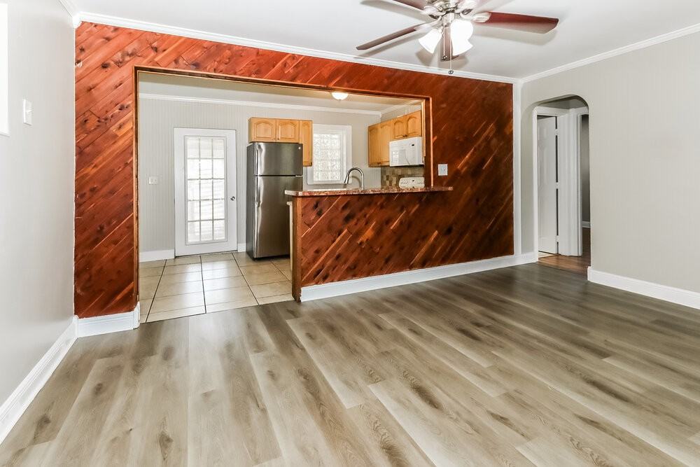 922 N E St - Photo 6 of 16