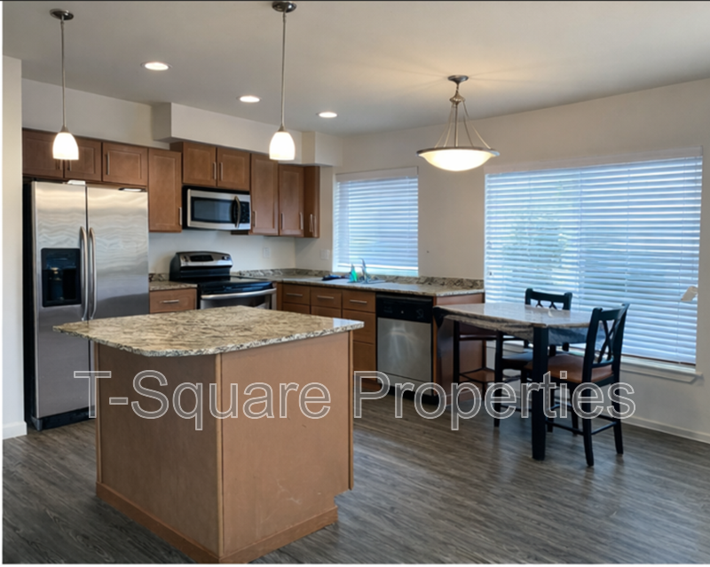 7506 18th St Se - Photo 7 of 19