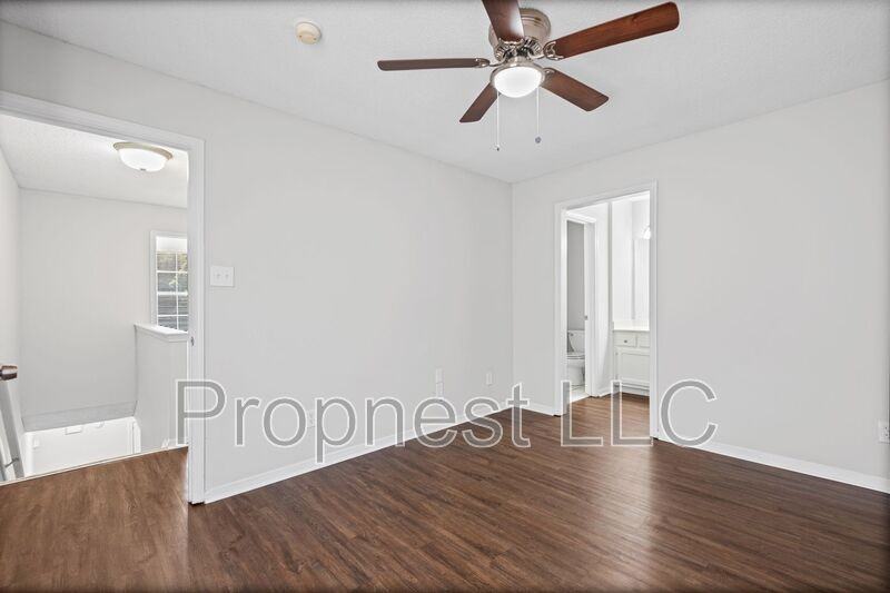 807 Barrington Woods Cv - Photo 6 of 14