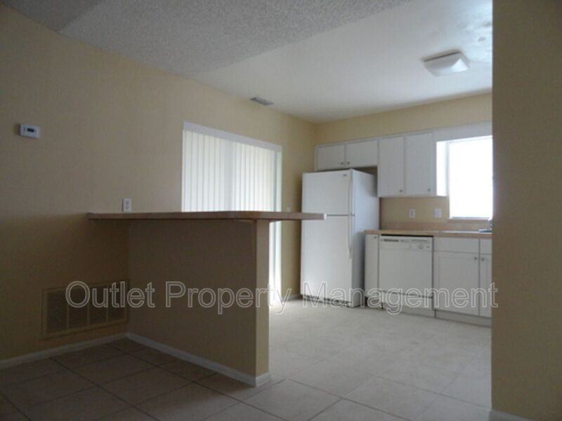 7526 University Garden Dr - Photo 4 of 13