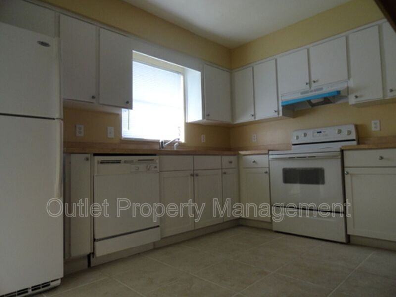 7526 University Garden Dr - Photo 5 of 13