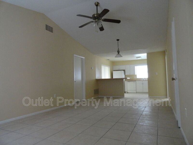 7526 University Garden Dr - Photo 6 of 13