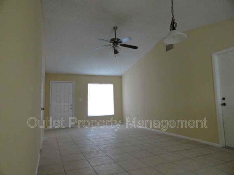 7526 University Garden Dr - Photo 7 of 13