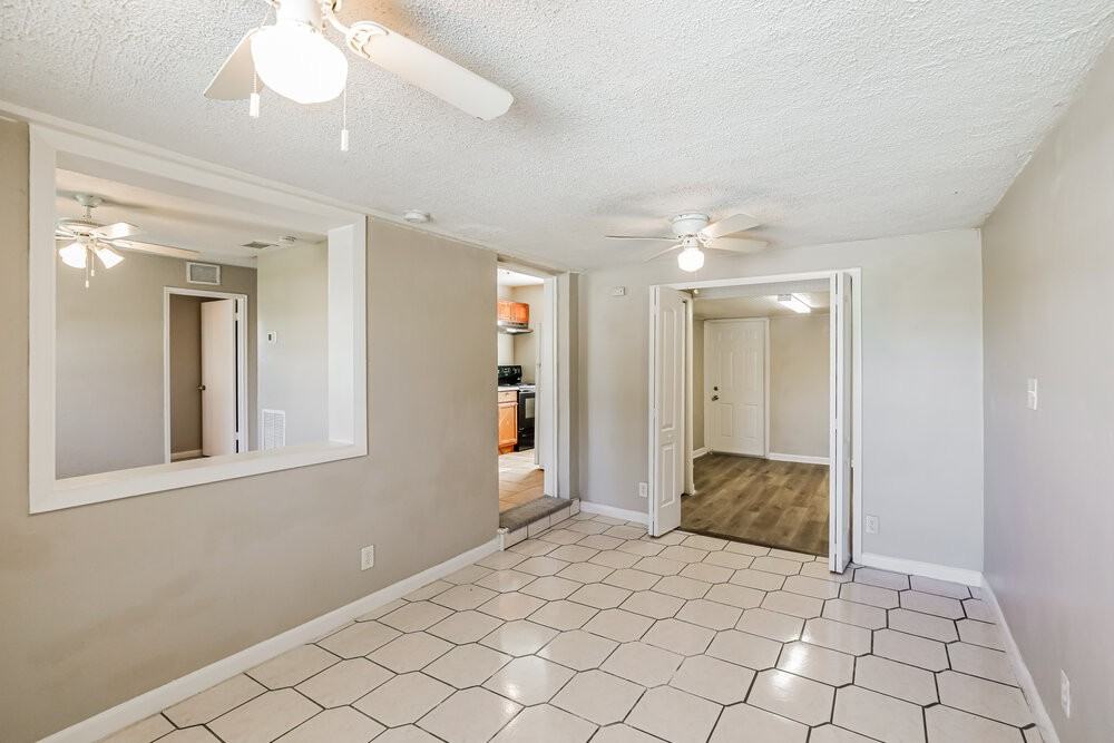 2797 Ne 12th Ave - Photo 5 of 19