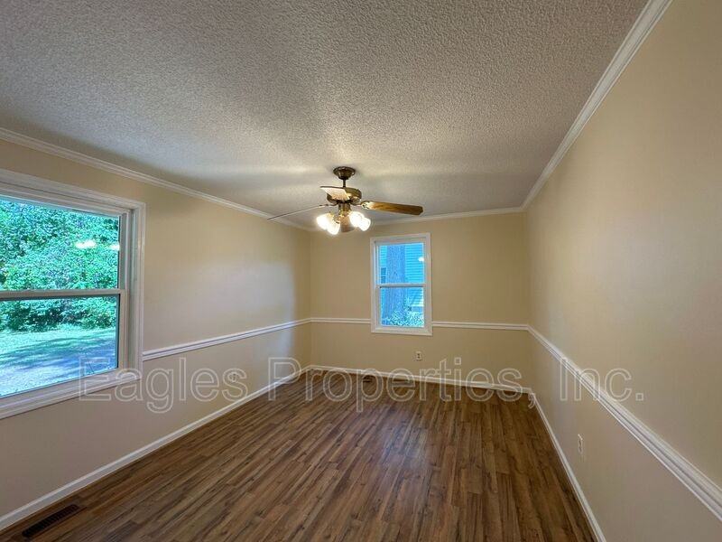 605 S Oleander Ave #B - Photo 6 of 14