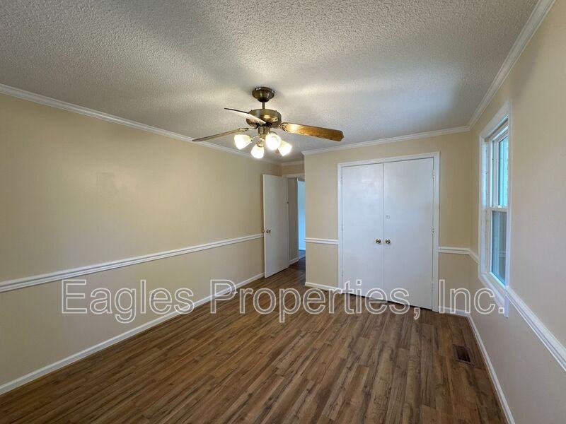 605 S Oleander Ave #B - Photo 7 of 14