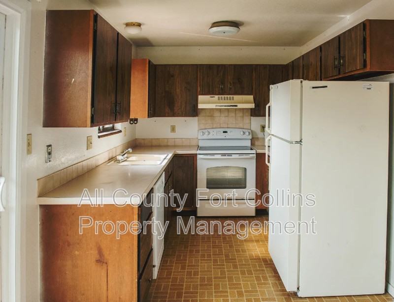 2507 W Lake St - Photo 4 of 7