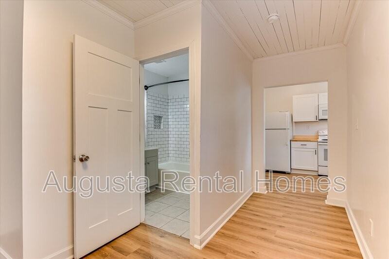 1936 Warren St - Photo 6 of 37