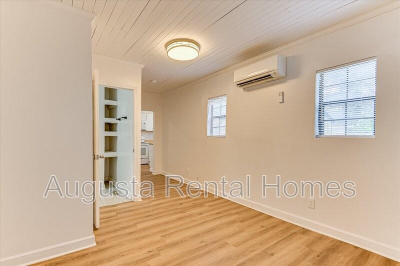 1936 Warren St - Photo 7 of 37