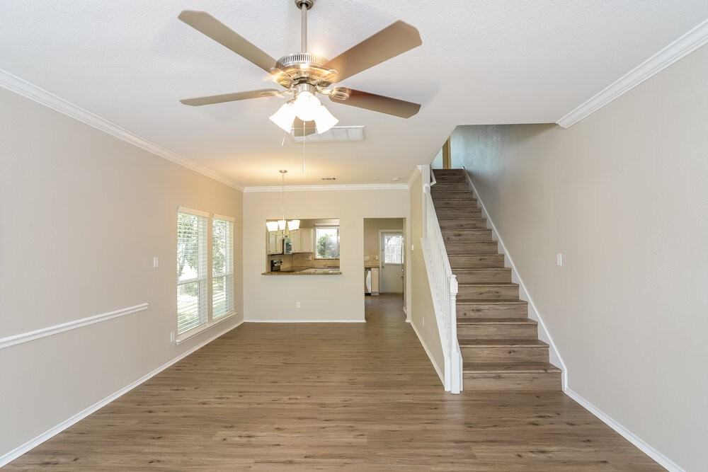 8639 Sunny Oaks - Photo 4 of 17