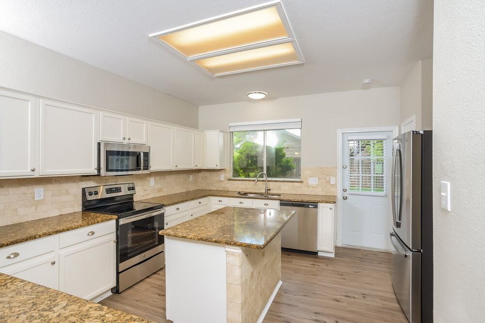 8639 Sunny Oaks - Photo 6 of 17