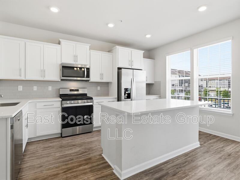 7055 Delegate Pl - Photo 4 of 35