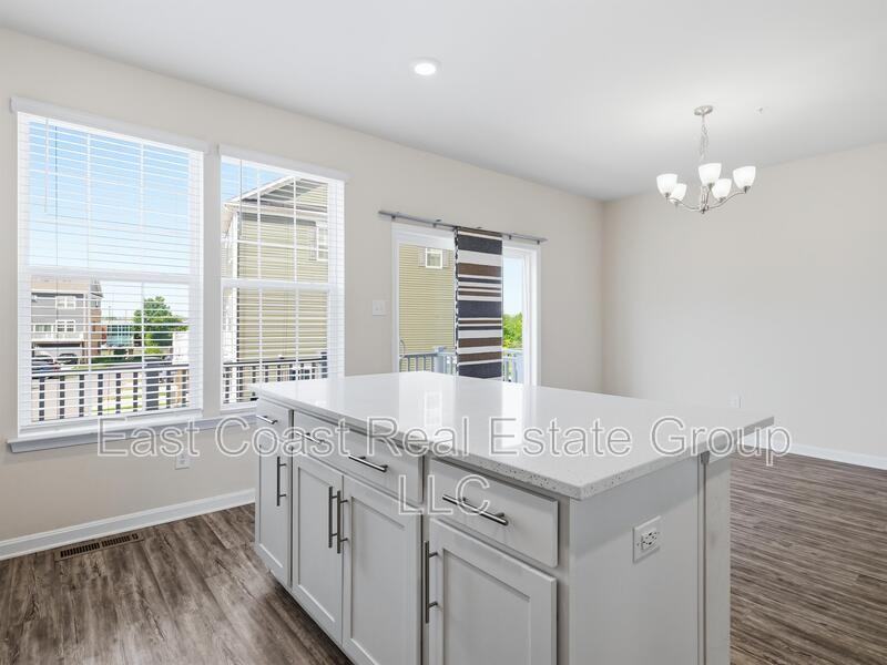 7055 Delegate Pl - Photo 6 of 35