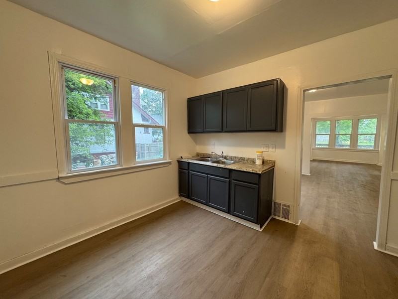 4720 Garland St - Photo 5 of 13