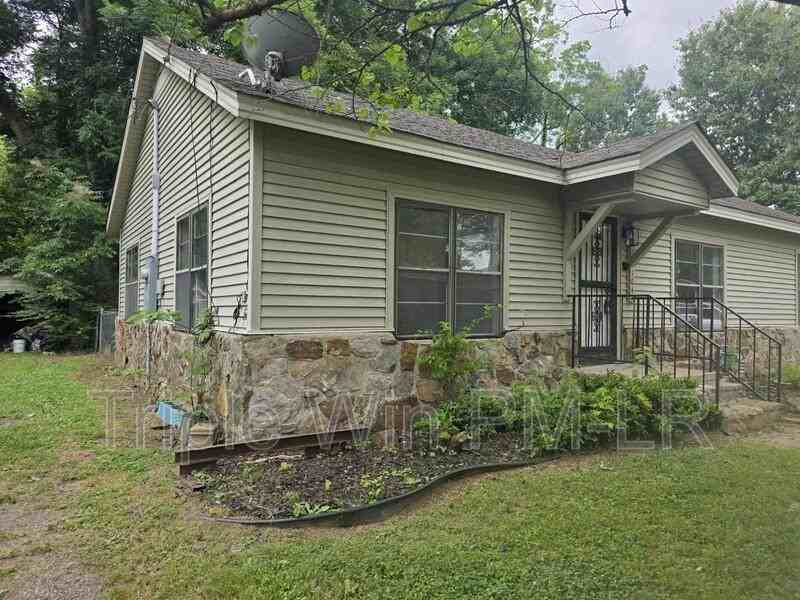 104 E Georgia St - Photo 5 of 35