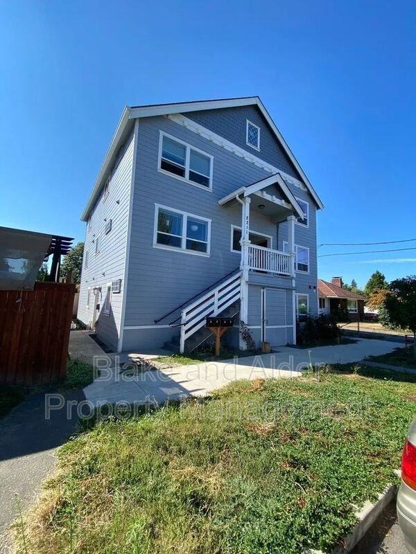 8211 N Montana Ave #C