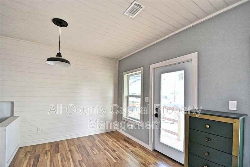 2902 Katy St - Photo 2 of 11