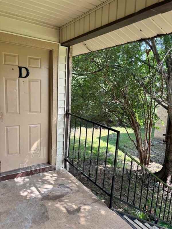 249 Craddock Ave - Photo 2 of 7