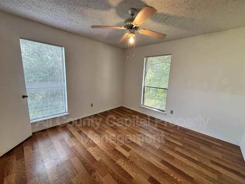 249 Craddock Ave - Photo 3 of 7