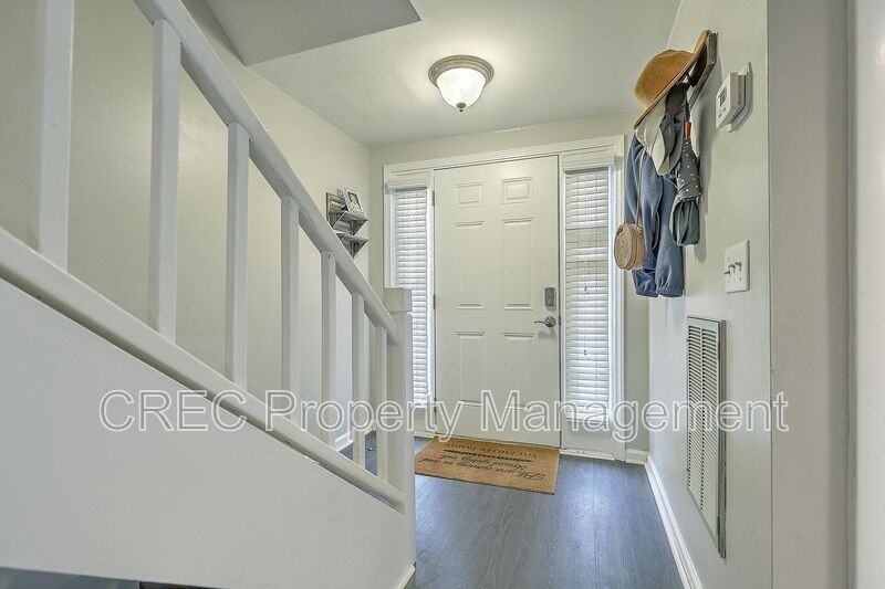 2065 Emerald Ter - Photo 2 of 8