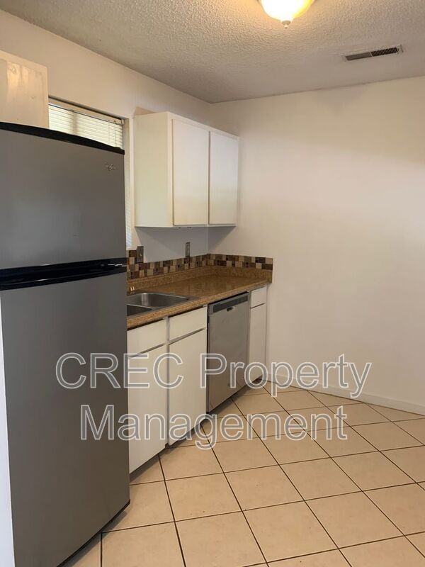2736 Jobee Dr #3 - Photo 7 of 19