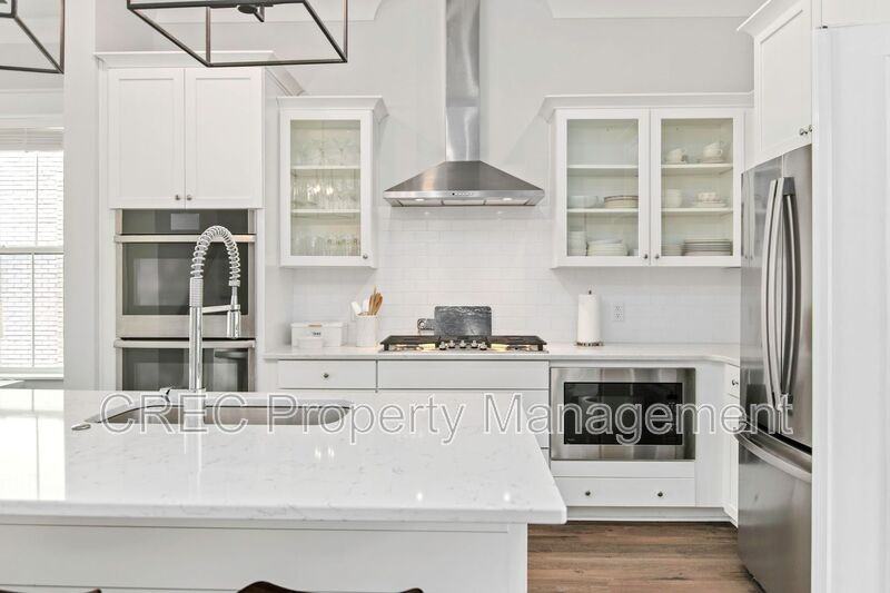 1636 Florentia St - Photo 6 of 36