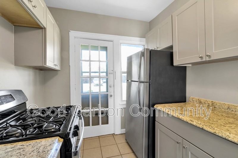 2098 Delaware Ave #3 - Photo 3 of 15